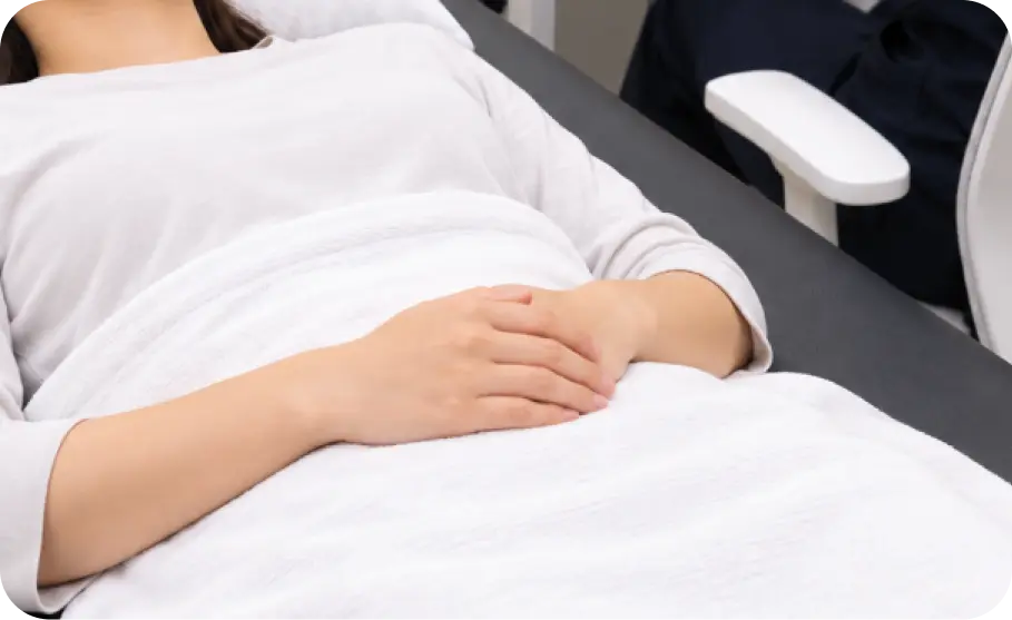 심호흡 검사 전 편안한 자세에서 안정을 취하며 준비하는 모습